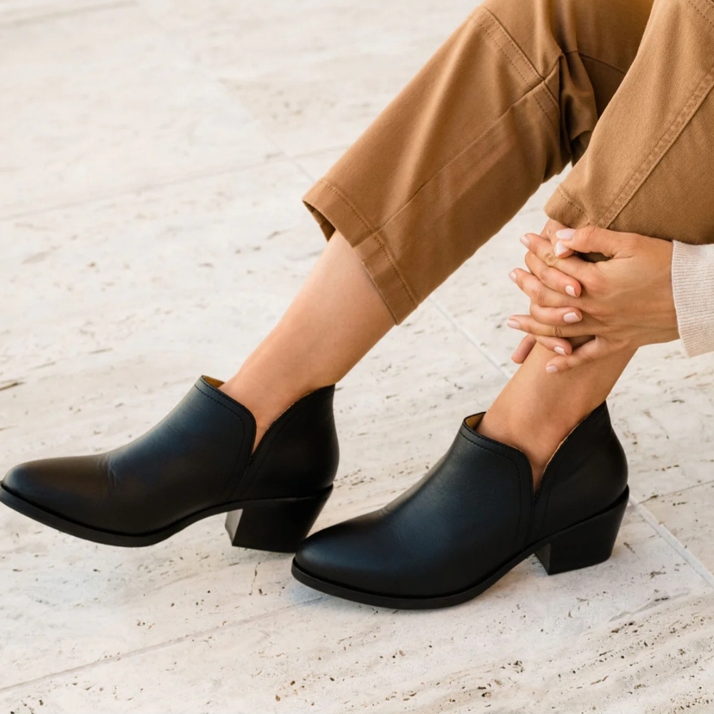 Nisolo Mia Everyday Ankle Bootie NEW size 10 - Picture 9 of 10